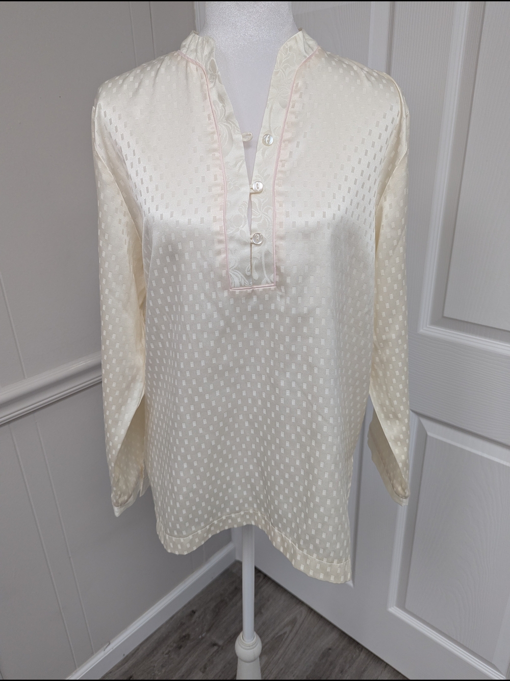 Oscar De La Renta Silky Ivory Long Sleeve Tunic Blouse